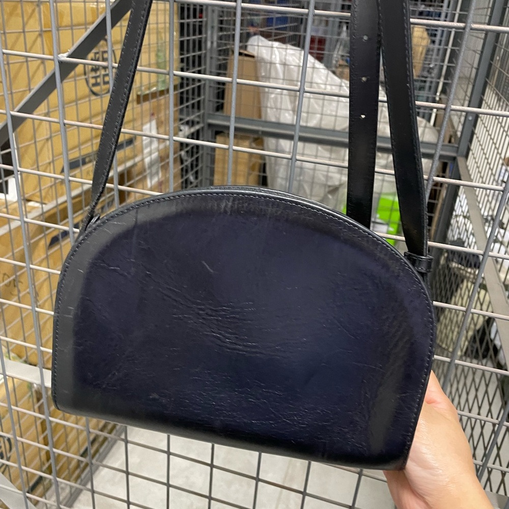 APC half moon bag - Picture 7 of 9